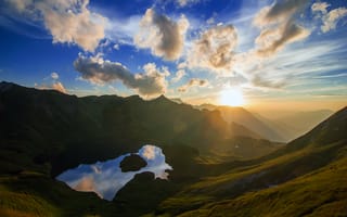 Картинка озеро Шрекзее, Германия, зеркальное озеро, солнечные лучи, пейзаж, белые облака, горный хребет, закат, Хитерштейн, отражение