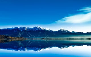 Картинка ледниковые горы, озеро, пейзаж, 5к, восход, заснеженный, отражение, туман, голубое небо, раннее утро, 8k, чистое небо, горный хребет