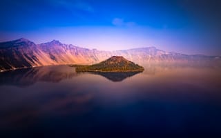 Картинка кратерное озеро, Орегон, пейзаж, Соединенные Штаты, остров, горный хребет, рассвет, голубое небо, отражение, водное пространство, 5к, закат