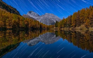 Картинка лай да палпуогна, Швейцария, пейзаж, осенние деревья, перевал Альбула, ночное небо, длительное воздействие, звездные тропы, вид на горы, отражение, зеркальное озеро