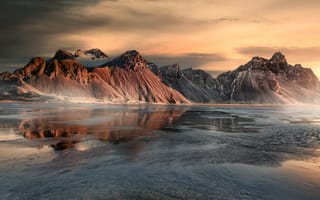 Картинка вестрахорн, восход, пейзаж, Исландия, замороженный, заснеженный, зима, горный хребет, туман, 5к