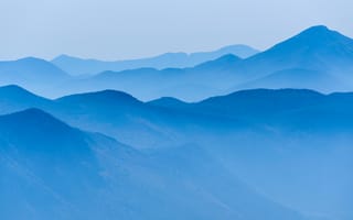 Картинка голубые горы, туманный, 5к, пейзаж, горный хребет