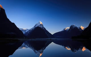 Картинка утро, восход, голубое небо, горы, Милфорд Саунд, Новая Зеландия, размышления, озеро, водное пространство