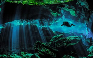 Картинка аквалангист, под водой, подводное плавание с аквалангом, солнечные лучи