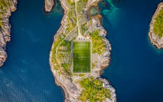 Картинка Хеннингсваер стадион, футбольное поле, с высоты птичьего полета, Норвегия
