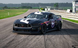 Картинка Ford Mustang темная лошадка R, 2024 год, гоночные машины, гоночная трасса, 5 тыс.