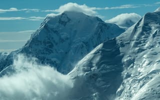 Картинка заснеженные горы, пейзаж, 5к, горная вершина, туманный, холодный