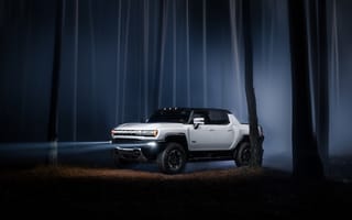 Картинка GMC Hummer EV, Ночь, Пикап, Фары, Туман, Лес, 5K, Электрический SUV