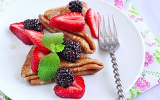Картинка pancakes, Dessert, еда, sweet, blackberry, strawberries, food, fruit, десерты, блины