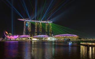 Обои ночь, огни, блики, marina bay, singapore, сингапур, marina bay sands, laser show