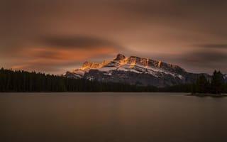 Картинка горы, облака, канада, национальный парк банф, лес, jack lake, небо, отражения, озеро