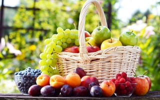 Картинка ягоды, голубика, сливы, виноград, яблоки, фрукты, малина, корзина, абрикосы
