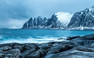 Картинка камни, снежные горы, северная норвегия, холодное море