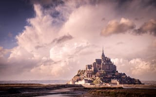 Картинка замок, небольшой скалистый остров, гора святого михаила, мон сен-мишель