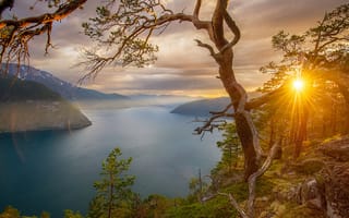 Картинка закат, лучи, фьорд, солнце, лето, природа, скалы, горы, норвегия