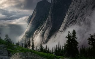Картинка Горы, Туман, небо, природа, горные породы, пасмурная погода, Деревьями, Цены расширенных лицензий