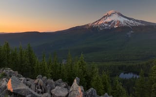 Картинка Гора Худ, закат солнца, snow caps, пейзаж, озеро, лес, чистое небо