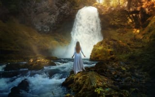 Картинка девушка, камни, мох, природа, лес, водопад