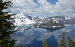 Обои озеро, орегон, остров, oregon, crater lake, ели, озеро крейтер, crater lake national park, отражение