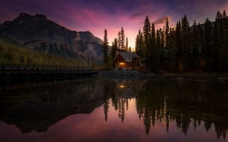 Картинка Emerald Lake, пейзаж, горы, мост, Yoho National Park, ночь, кабина, закат, Canada, деревья