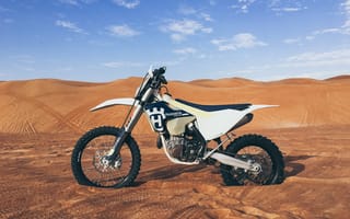 Картинка пустыня, пейзажи, мотоциклы, песок, боковой вид