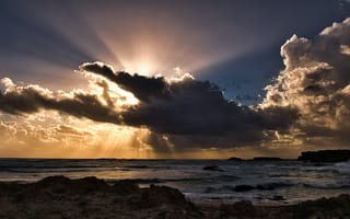 Картинка солнечный луч, облака, природа, шторм, небо, океан