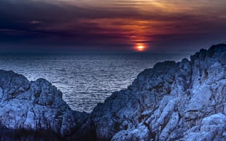 Картинка Sunset Phare by Punta Carena, Капри, сумерки, закат, небо, пейзаж, скалы, Италия, море