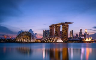 Картинка Сингапур, отражение, вечер, дома, Марина Бэй Сэндс, огни, современная архитектура