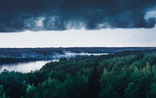 Картинка Литва, озеро, темные облака, лес, пейзажи