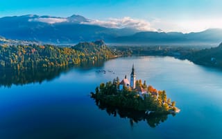 Обои Озеро Блед, Bled, Словения, пейзаж, горы, остров