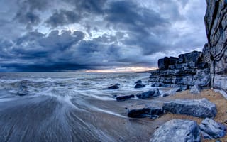 Картинка Пляж Гламорган, море, волны, небо, облака, пейзаж, природа, скалы, пляж, побережье Уэльс