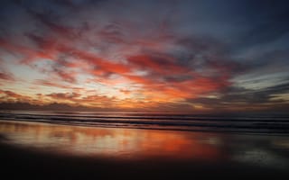 Картинка отражение, море, закат, волны, вечер, пляж, свечение, облака, природа, восход, песок