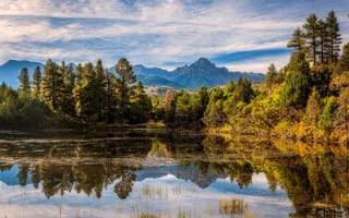 Картинка San Juan Mountains, Colorado, лес, горы, озеро, пейзаж, осень, деревья
