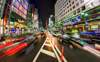 Картинка Япония, дорога, ночь, автомобили, архитектура, иллюминация, Токио, здания, город
