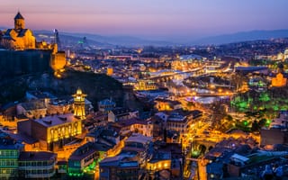 Картинка Tbilisi, Georgia, ночь, огни, город, иллюминация, ночные города