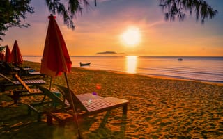 Картинка Пляжная кровать, красный зонтик, пейзаж, море, сумерки, тропический пляж, закат, пляж, тропики