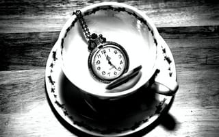Картинка часы, чашка, монохромная фотография, разное, крупным планом, время, карманные часы, компьютерные, черно-белый, форма, фотографии, классический, белый, монохромный