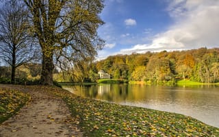 Картинка Stourhead Gardens, пейзаж, осень, UK, водоём, парк, Wiltshire, деревья