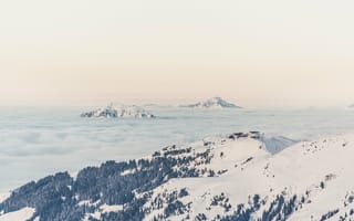 Картинка природа, высота, облака, деревья, холмы, снег