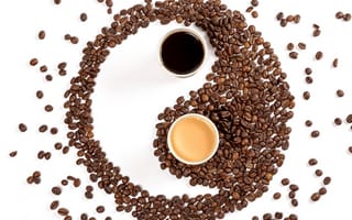 Картинка кофе, кофейные зерна, вид сверху, кружки, форма Инь Ян, напитки