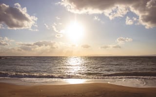 Картинка солнечный свет, солнце, песок, пейзажи, ветровая волна, море, водоём, небо, побережье, сумрак, берег, восход солнца, рассвет, пляж, океан, закат, облако, волна, горизонт, утро