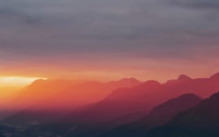Картинка горы, облако, закат, географическая особенность, рельеф местности, пейзажи, рассвет, красное небо утром, горные формы рельефа, послесвечение, восход солнца, горный хребет