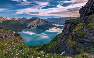 Картинка Канада, пейзаж, Верхнее озеро Кананаскис, горы, природа, цветы, небо
