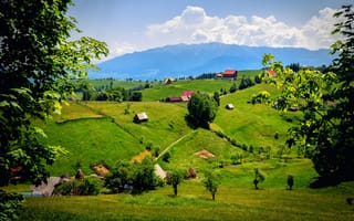 Картинка Брашов, пейзаж, горы, облака, дома, природа, холмы, Румыния, небо, деревья