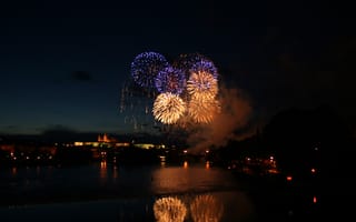 Картинка вода, небо, новый год, полночь, вечер, праздники, река, атмосфера земли, водоём, мероприятие, канун нового года, туристическая достопримечательность, темнота, ночь, компьютерные, фейерверк, отдых, мир, праздник, публичное событие, освещения, фестиваль, отражение