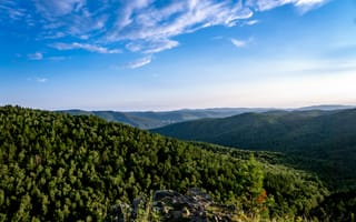 Картинка горы, небо, панорама, дерево, облака, погода, облачно, атмосфера, синий, пейзаж, трава, природа, солнце, небосвод, горизонт, формы