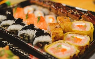 Картинка роллы, суши, близко, еда, вкус, вблизи, продукты, разный, вкусный, разнообразный, сет, ассорти, крупный план