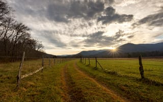 Картинка Национальный парк Грейт-Смоки, дорога, поле, закат