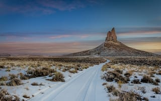 Картинка облака, грунтовая дорога, природа, горы, растения, поле, США, пейзаж, холм, зима, снег, горизонт