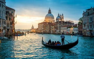 Картинка на открытом воздухе, несколько мальчиков, пейзаж, здание, дерево, город, синее небо, плавучее средство, океан, закат, небо, облако, вода, лодка